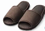 नॉन-स्लिप चप्पल — Non-Slip Footwear